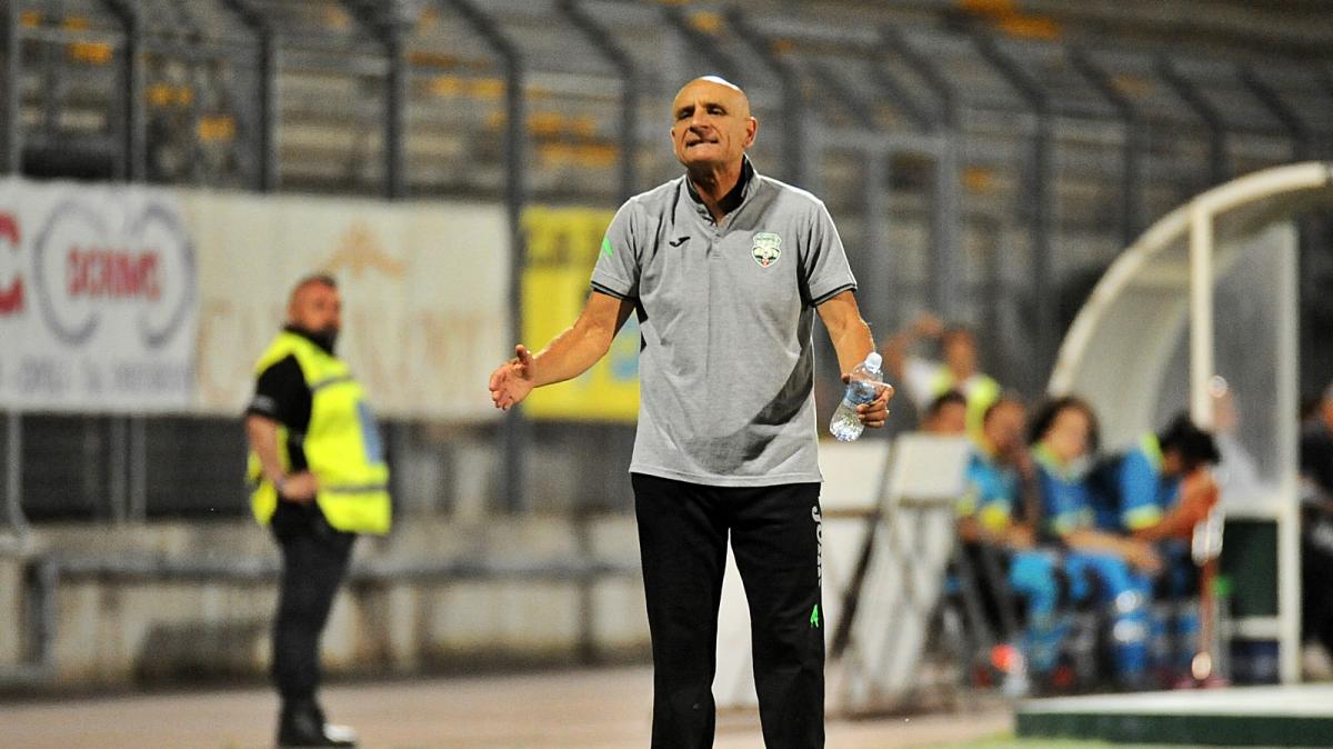 Roselli: “A gennaio ricevuto chiamate dalla Serie C. Esperienza al Vado? Dispiaciuto per l’esonero da primo in classifica”