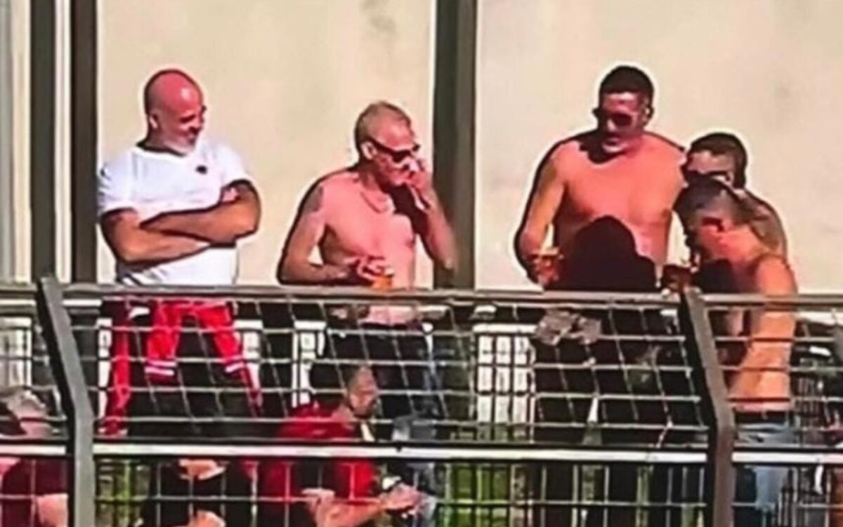 Lucarelli con ultras Livorno