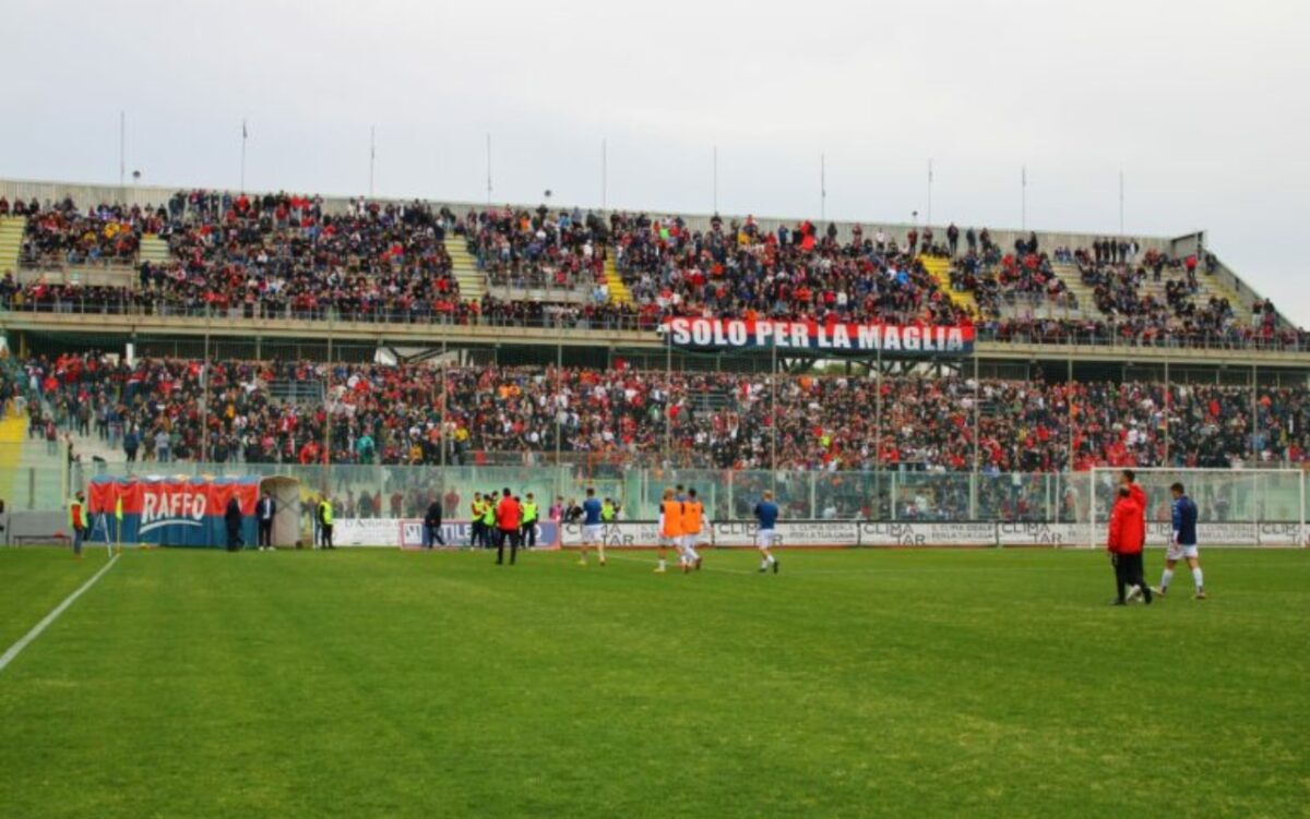 brindisi stadio taranto