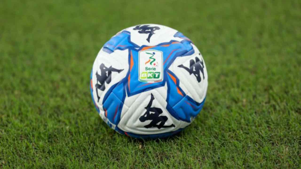 https://www.seried24.com/wp-content/uploads/2025/01/pallone-serie-b-imago.jpg