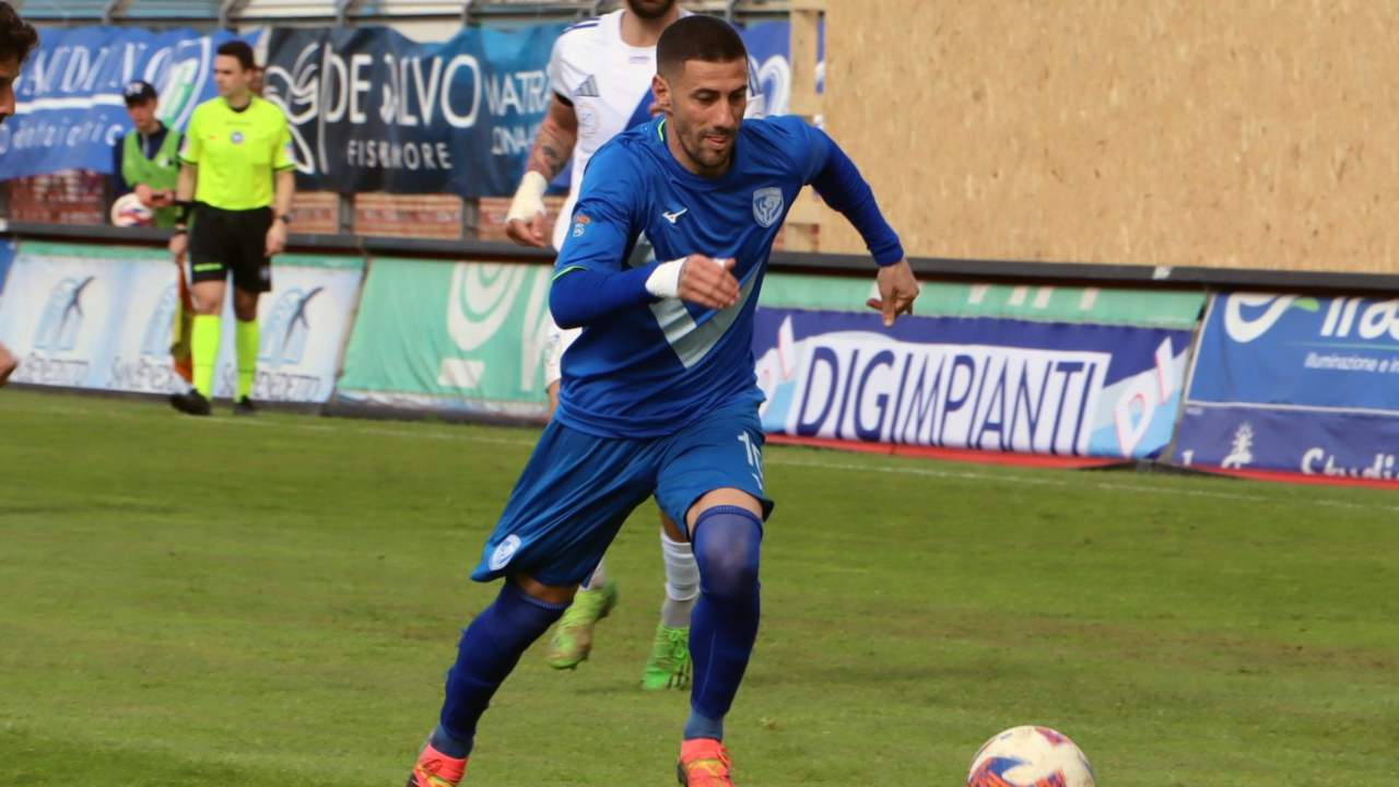 https://www.seried24.com/wp-content/uploads/2025/04/nicola-citro-brindisi.jpg