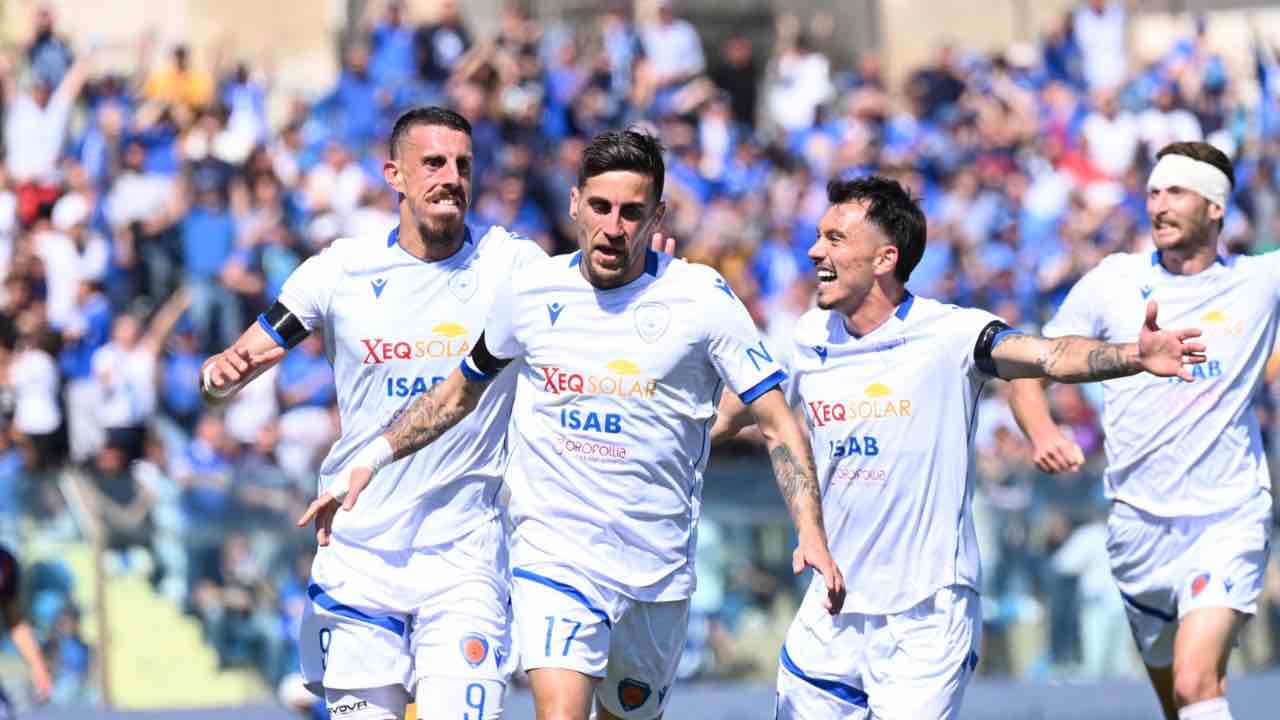 https://www.seried24.com/wp-content/uploads/2025/04/siracusa-evidenza.jpg