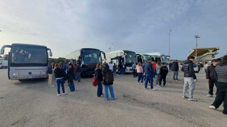 I tifosi della Nissa/ Credit: Pagina Facebook Obiettivo Divertimento
