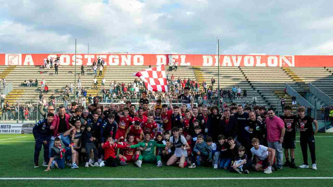 https://www.seried24.com/wp-content/uploads/2025/05/Citta%CC%80-di-Teramo-squadra-playoff.jpg