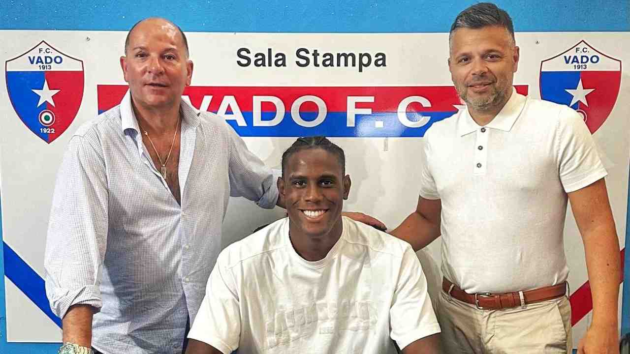 https://www.seried24.com/wp-content/uploads/2025/07/Enock-Balotelli-1.jpg