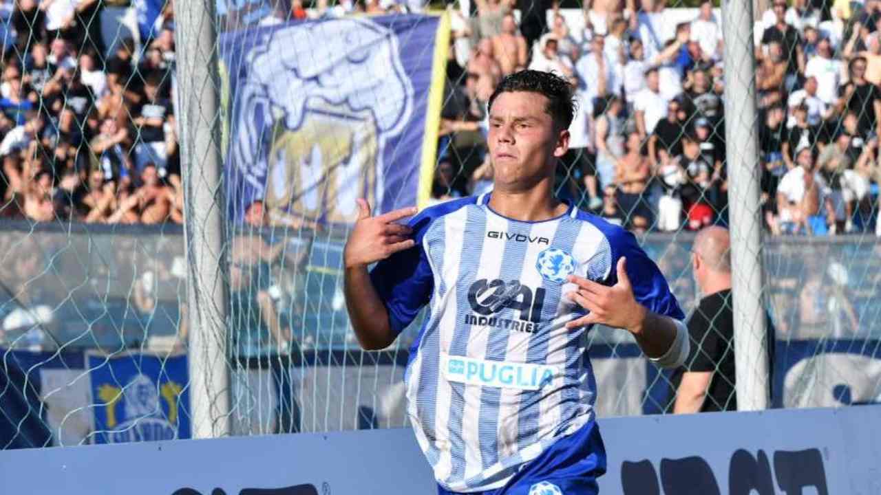 https://www.seried24.com/wp-content/uploads/2025/07/Sasanelli-Barletta.jpg