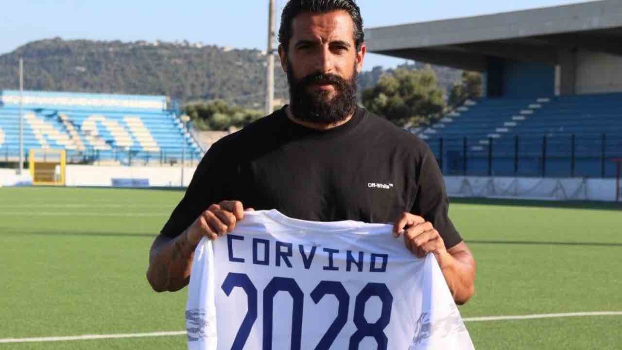 https://www.seried24.com/wp-content/uploads/2025/07/corvino-fasano-2028.jpg