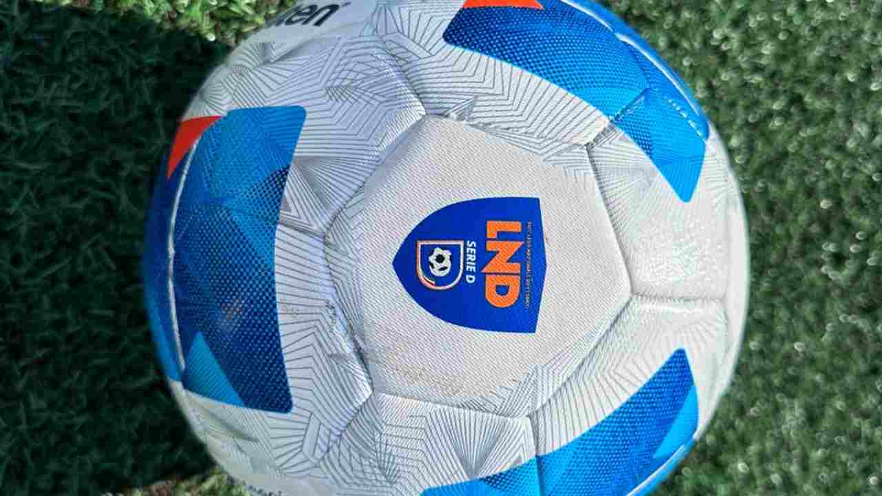 https://www.seried24.com/wp-content/uploads/2025/08/pallone-dallalto.jpg