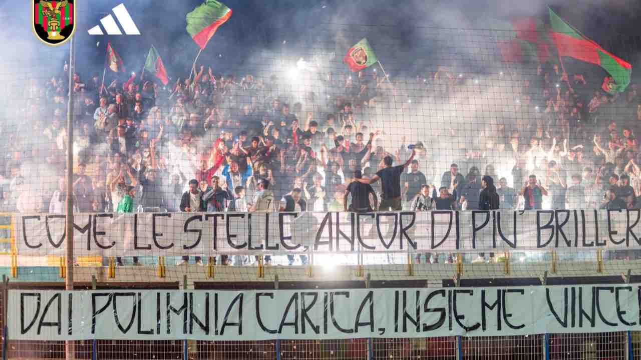 https://www.seried24.com/wp-content/uploads/2025/08/polimnia-tifosi-3.jpg