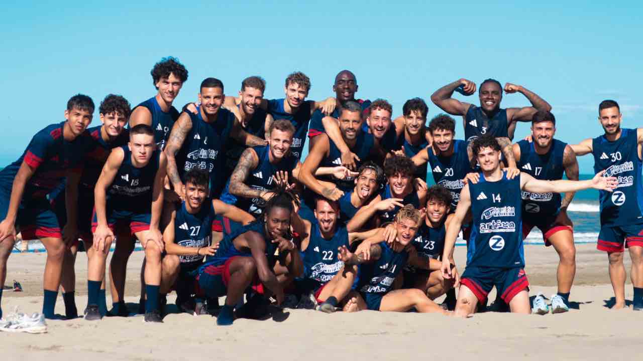 https://www.seried24.com/wp-content/uploads/2025/08/unipomezia-squadra.jpg