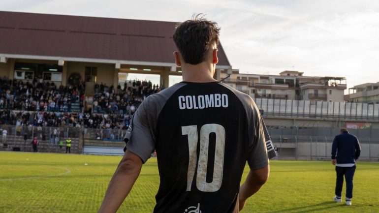 Alessandro Colombo con la maglia del Trani (Crediti: Asd Soccer Trani)