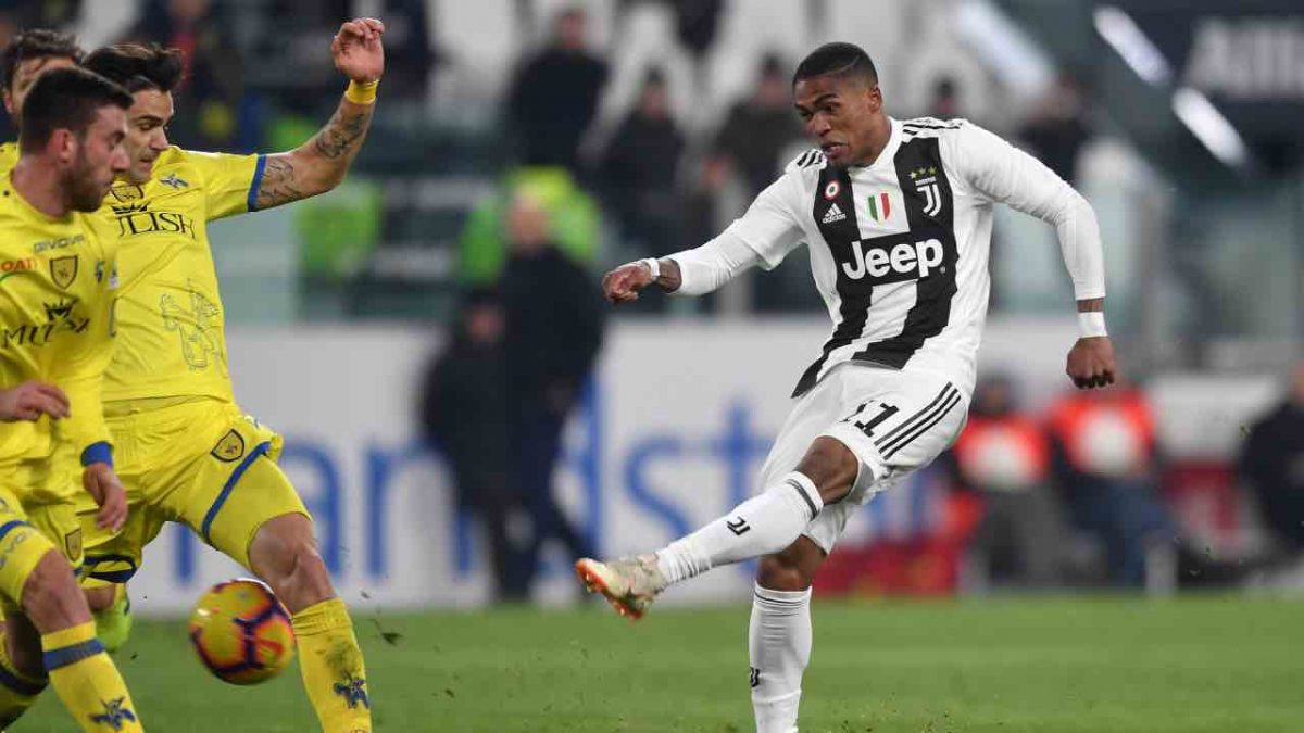 douglas costa chievo imago
