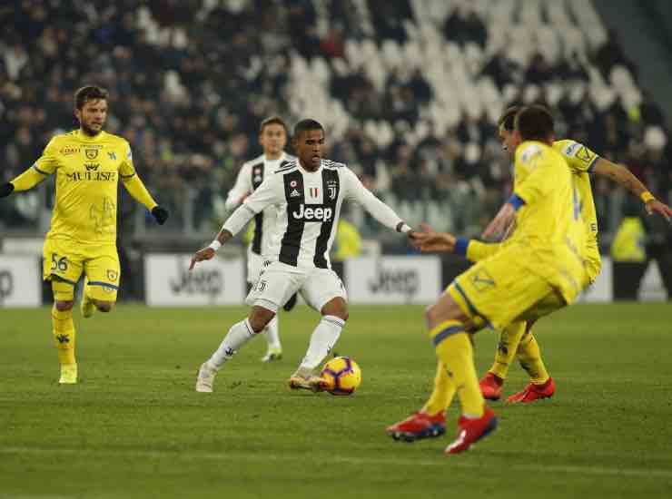douglas costa chievo imago